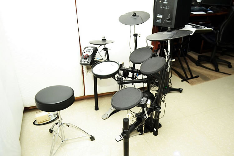Eastgate record studio electronic drum set